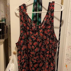 Tank top with rose pattern
